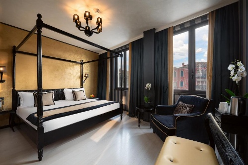Carnival Palace Hotel image 11