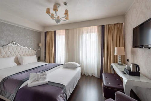 Carnival Palace Hotel image 16