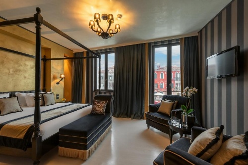 Carnival Palace Hotel image 32