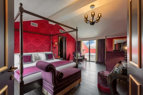 Carnival Palace Hotel image 37